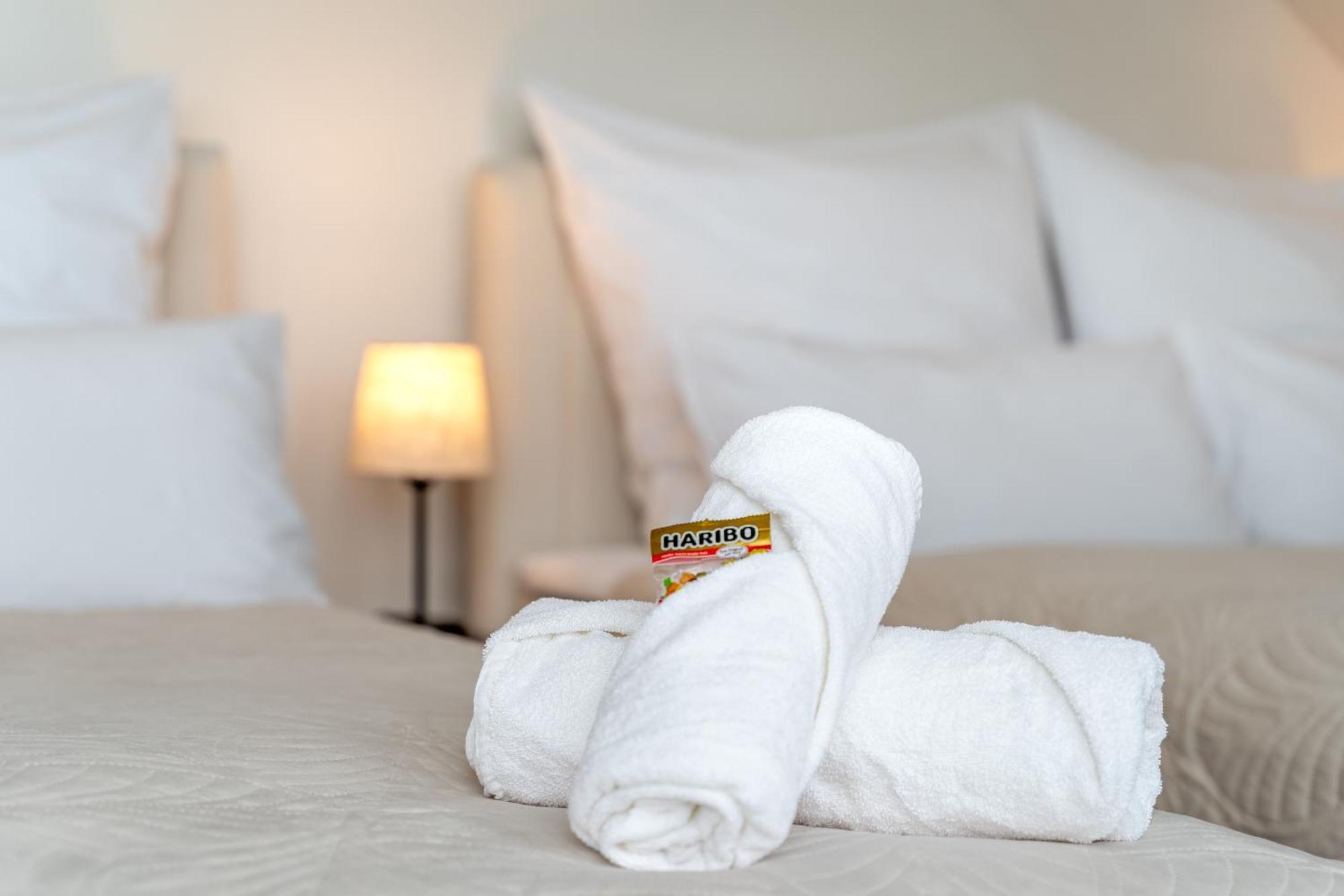 Stadtoase Fulda Mit Flair - Whirlpool, Balkon, 2Xparkplaetze, Highspeed Wlan ภายนอก รูปภาพ